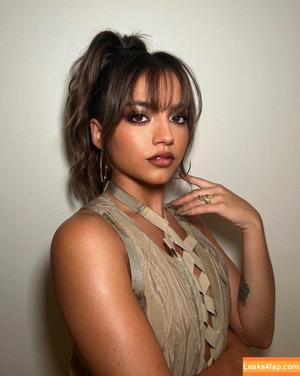 Isabela Merced photo #0114