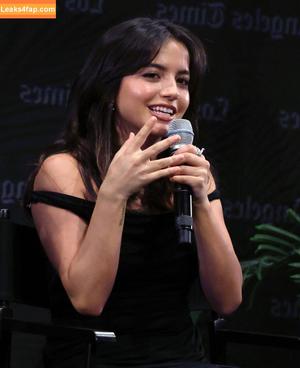 Isabela Merced photo #0340