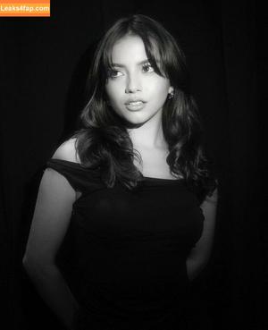 Isabela Merced photo #0344