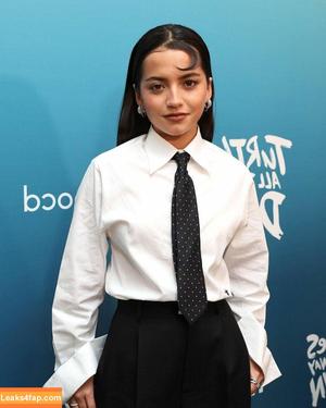 Isabela Merced photo #0355