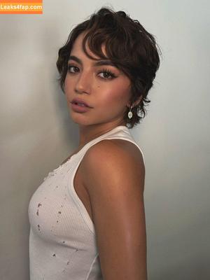 Isabela Merced photo #1047