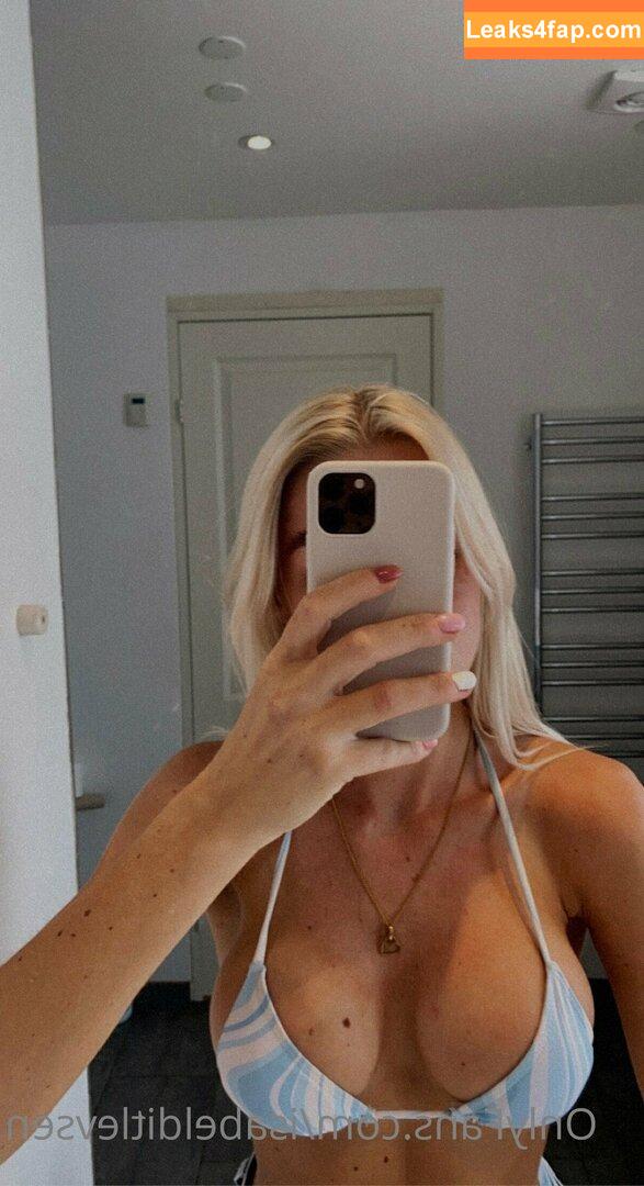 isabelditlevsen /  leaked photo photo #0032