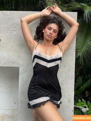 Isabella Carr photo #0277