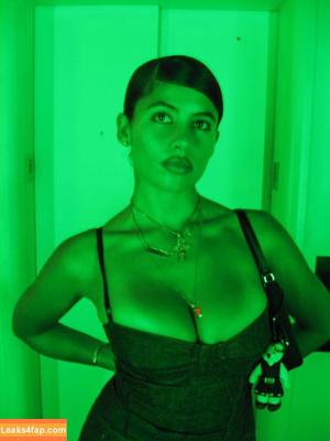 Isabella Carr photo #0284