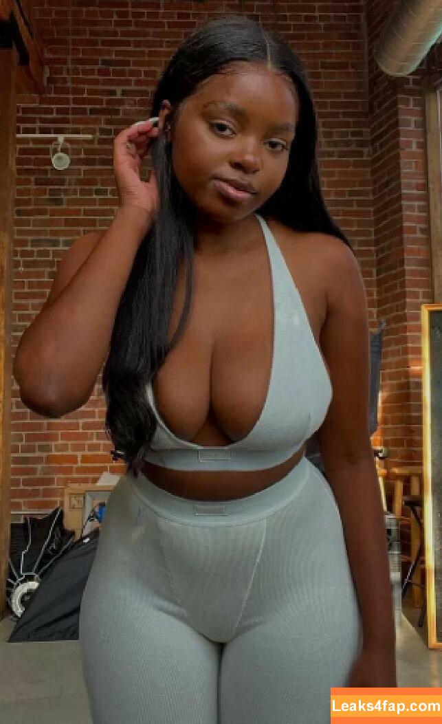 Isabellanoona / isabellaflames / isabellarohanna / niyanee leaked photo photo #0007