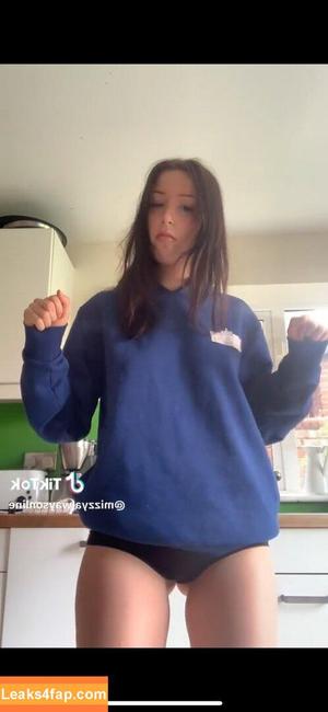 Isabelle / 3sa.1e / mizzyalwaysonline / mizzybackonline photo #0007