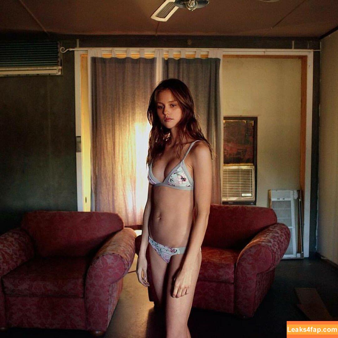 Isabelle Cornish / isabellecornish слитое фото фото #0131