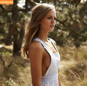 Isabelle Cornish фото #0023