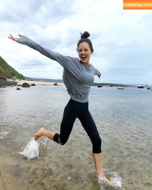 Isabelle Cornish фото #0104