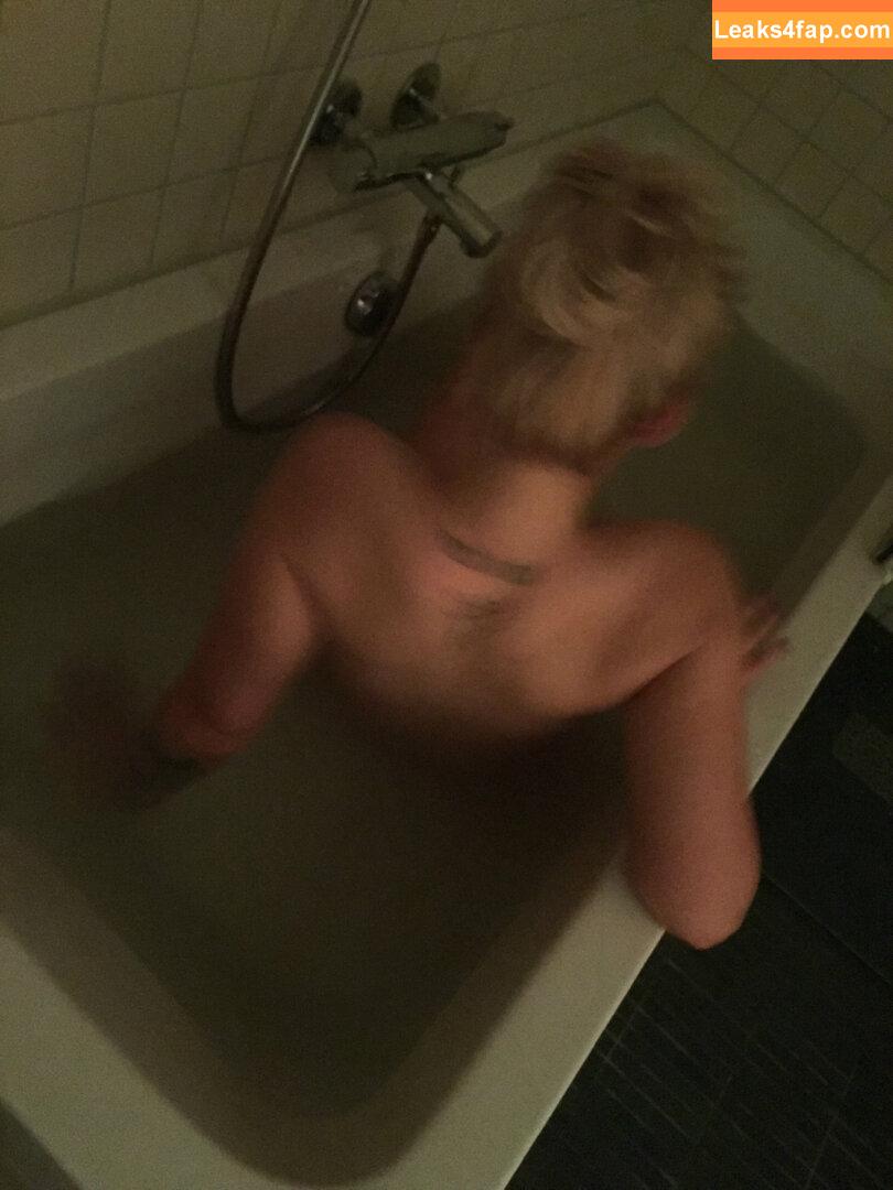 Isabelle Eriksen /  leaked photo photo #0004
