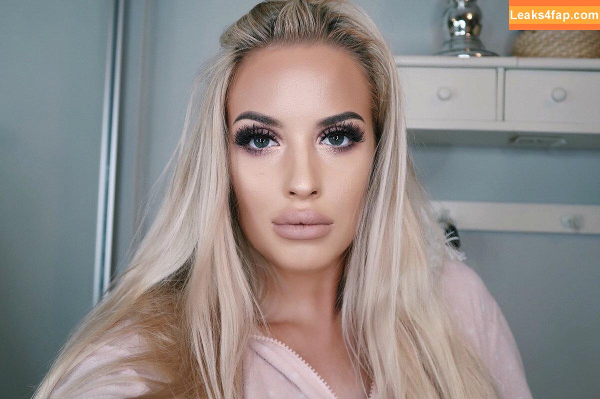 Isabelle Eriksen /  leaked photo photo #0011