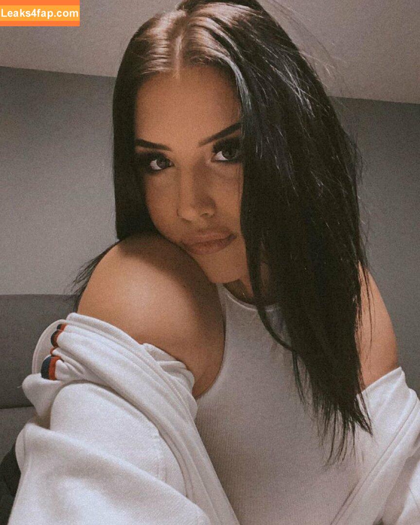 Isabelle Maltais / isabellemaltais leaked photo photo #0026