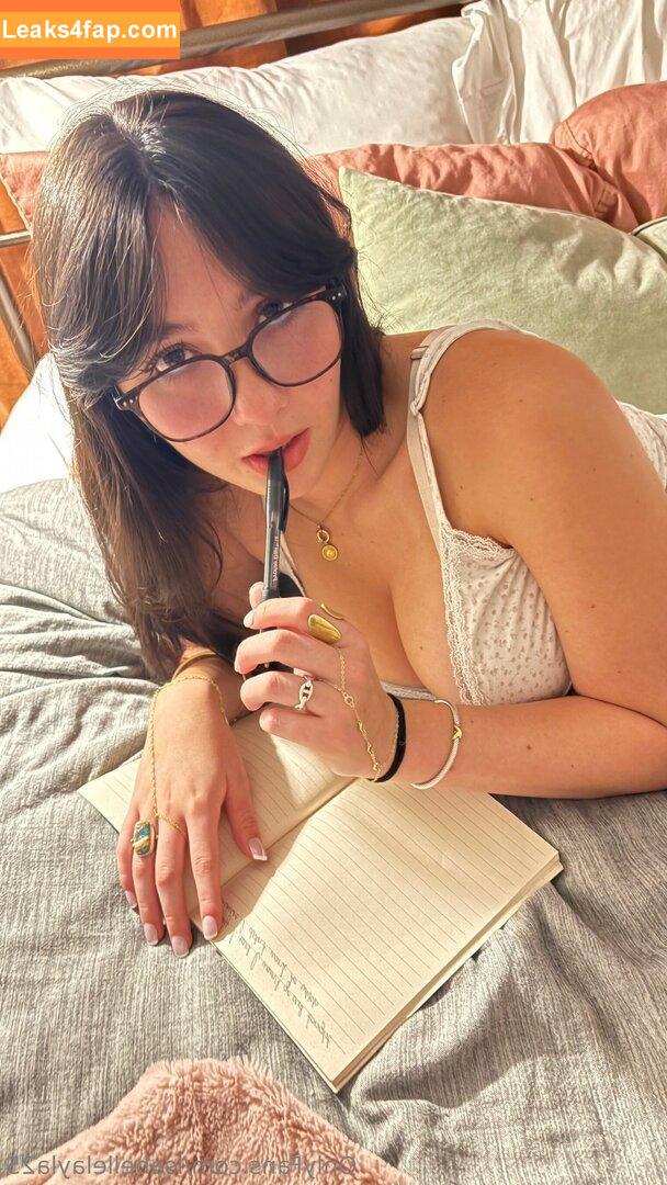 isabellelayla25 / isabellalanter leaked photo photo #0021