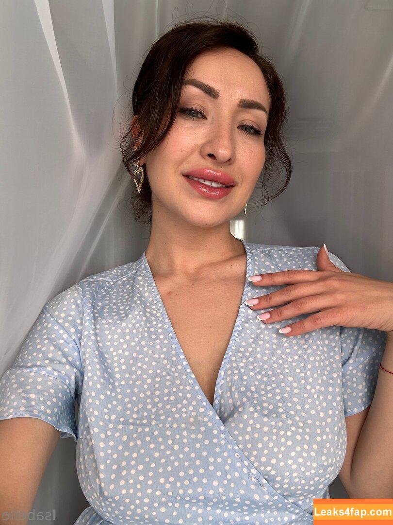 isabellenollanvip / bellamolony leaked photo photo #0018