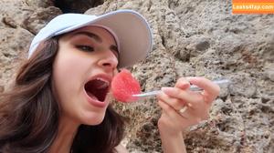 Ischtar Isik photo #0071