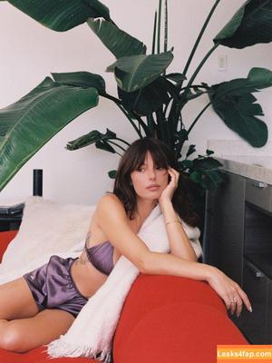 Isis Valverde photo #0420