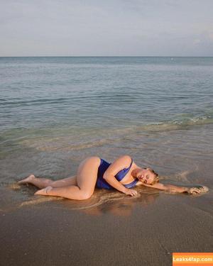 Iskra Lawrence photo #0183