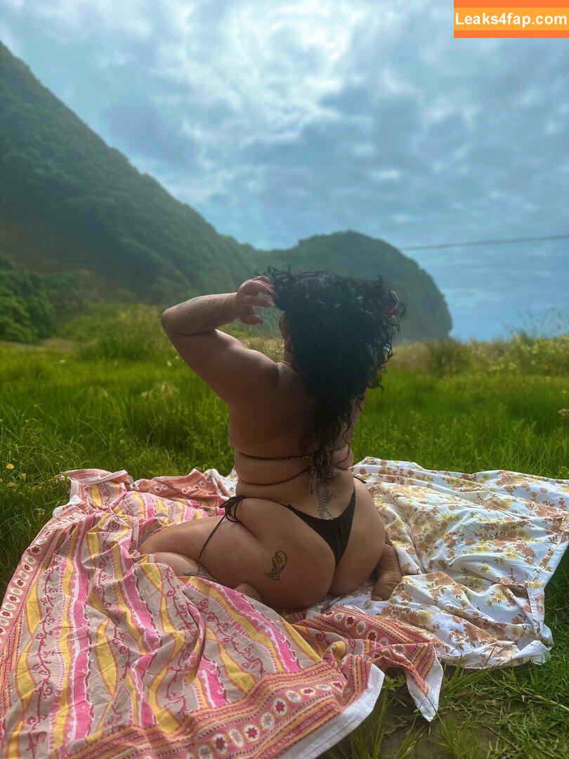 Island Badee / badgyalgina___ / islandbadee / islandbadeevip leaked photo photo #0003