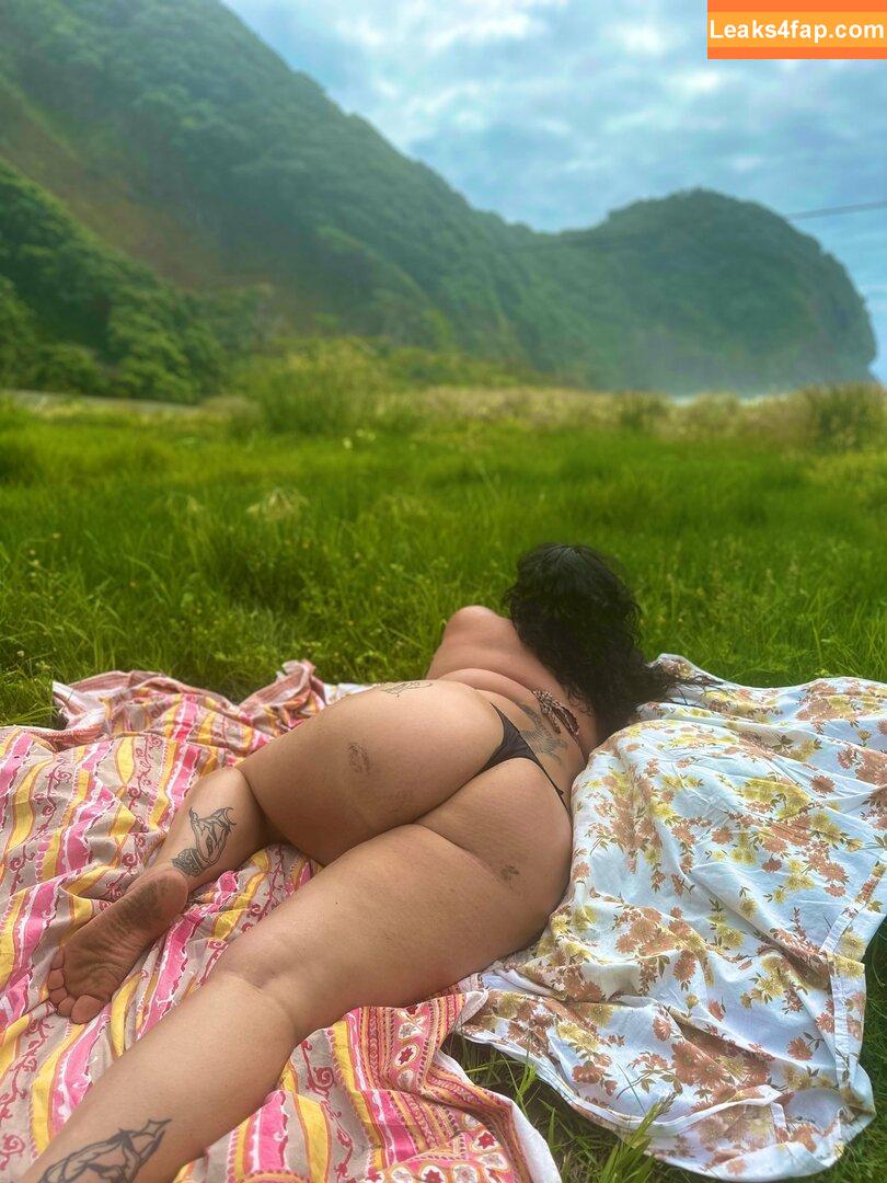 Island Badee / badgyalgina___ / islandbadee / islandbadeevip leaked photo photo #0005