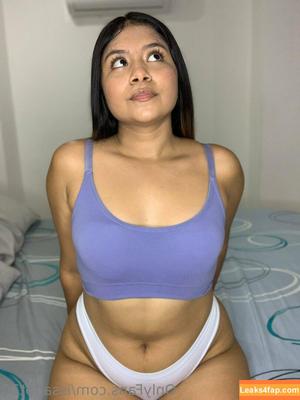 issahot30 photo #0055