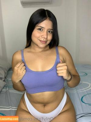 issahot30 photo #0058