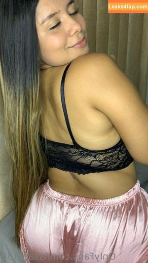 issahot30 photo #0068