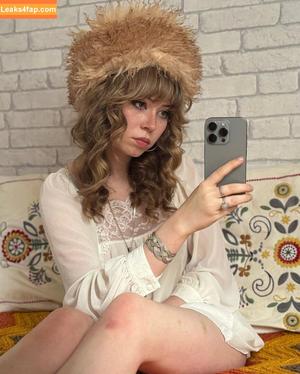 Issy Allen photo #0035