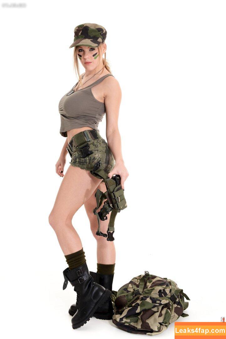 iStripper / istripper_official leaked photo photo #5247