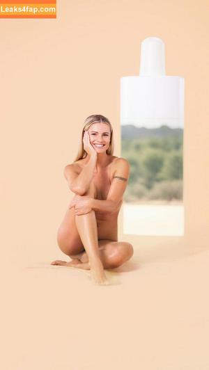 Italian Nude Vips photo #0012