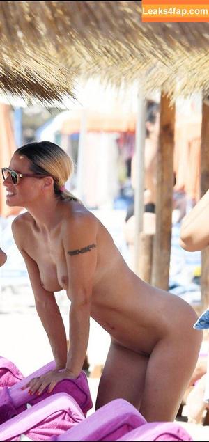 Italian Nude Vips photo #0016