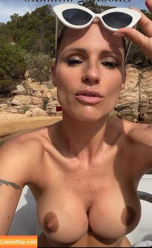 Italian Nude Vips photo #0018