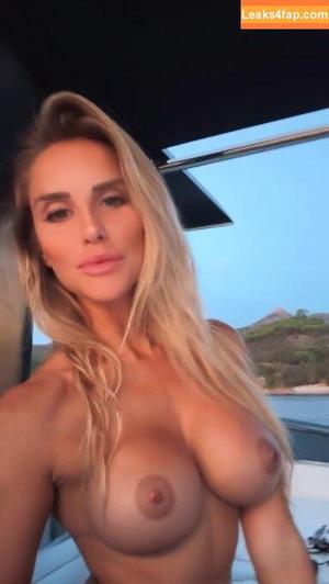 Italian Nude Vips фото #0334