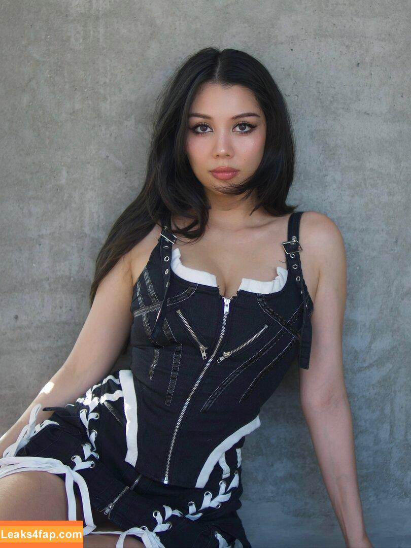 itshellovee / Victoria Vee leaked photo photo #0001