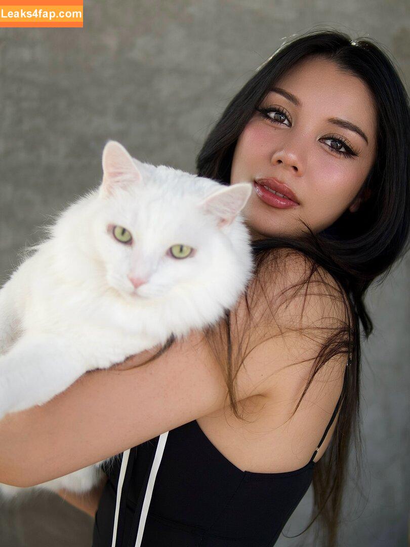 itshellovee / Victoria Vee leaked photo photo #0002