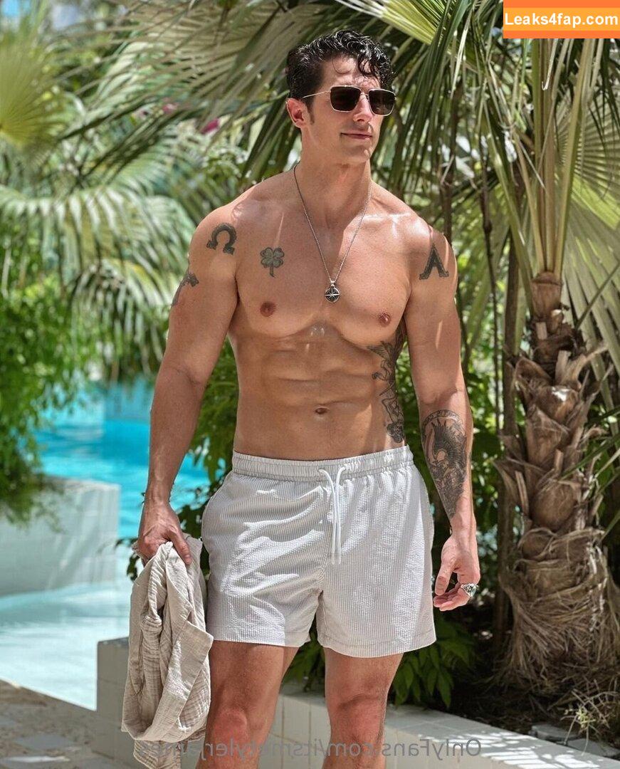 itsmetylerjames /  leaked photo photo #0014