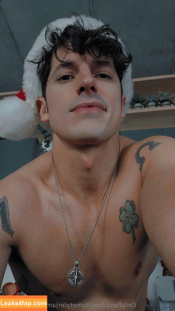 itsmetylerjames /  leaked photo photo #0019