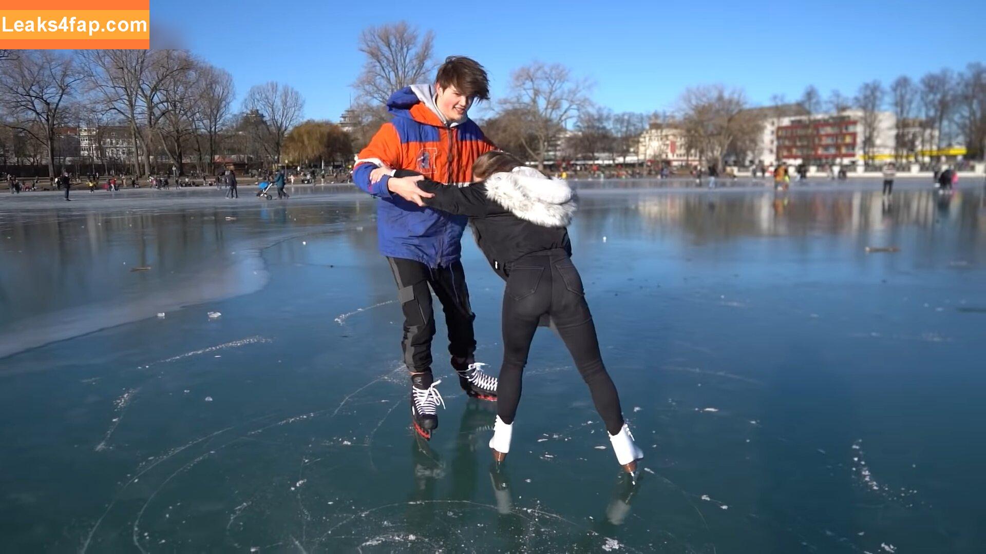 Itsmisabell / sarahtoninx9_ leaked photo photo #0077