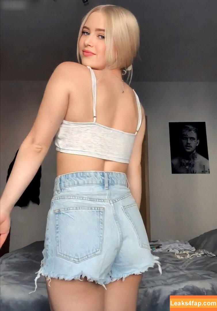 Itsmisabell / sarahtoninx9_ leaked photo photo #0083