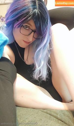 itssylvienow photo #0015