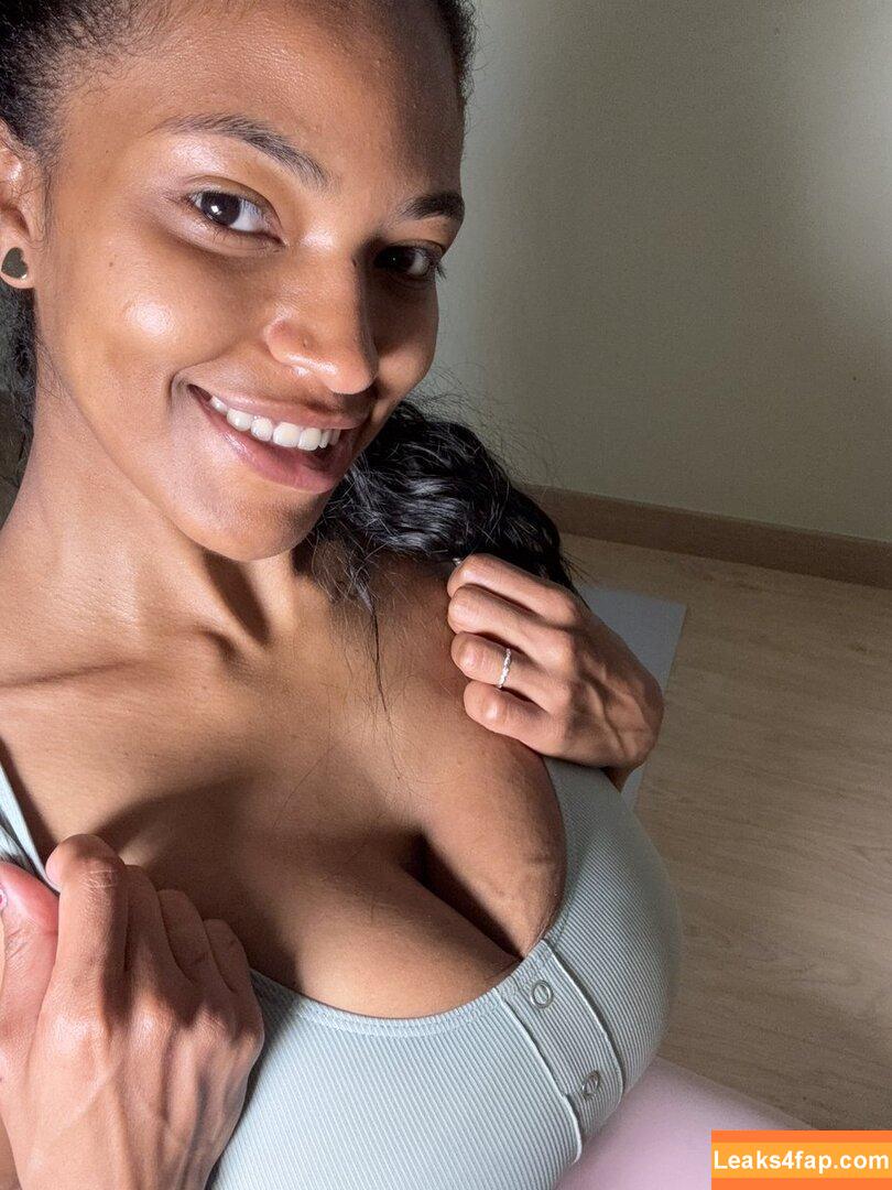 itszurihill /  leaked photo photo #0003