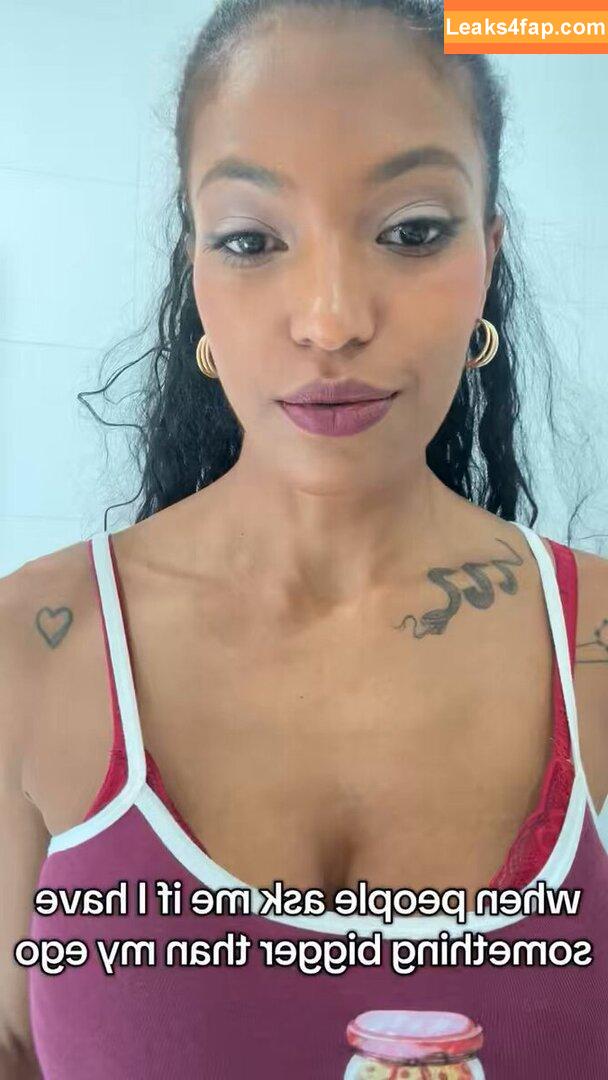 itszurihill /  leaked photo photo #0007