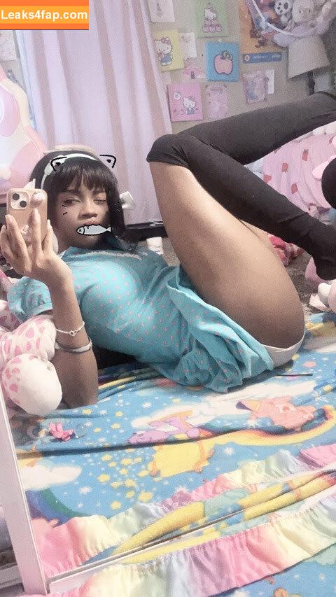 ittlevil / https: leaked photo photo #0014