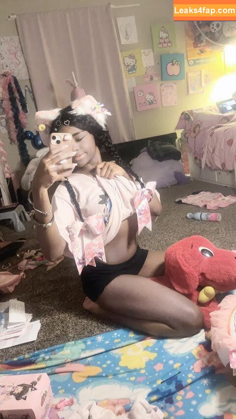 ittlevil / https: leaked photo photo #0016