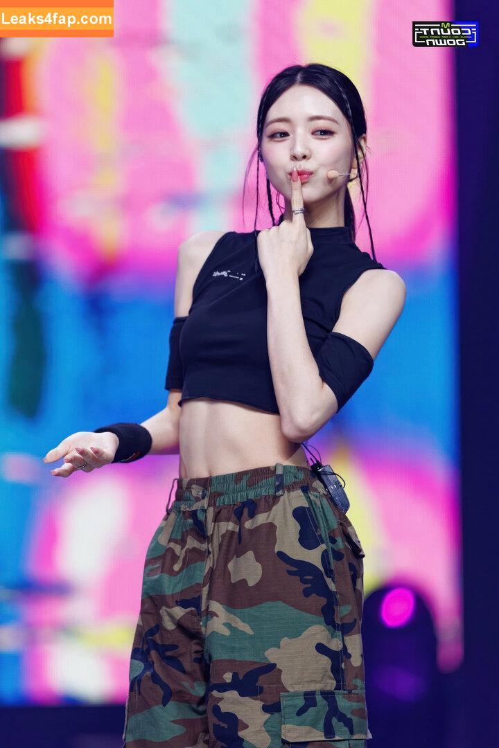 itzy.all.in.us / Shin Yu Na / Yuna ITZY / 유나 leaked photo photo #0105