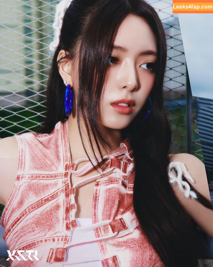 itzy.all.in.us / Shin Yu Na / Yuna ITZY / 유나 leaked photo photo #0193