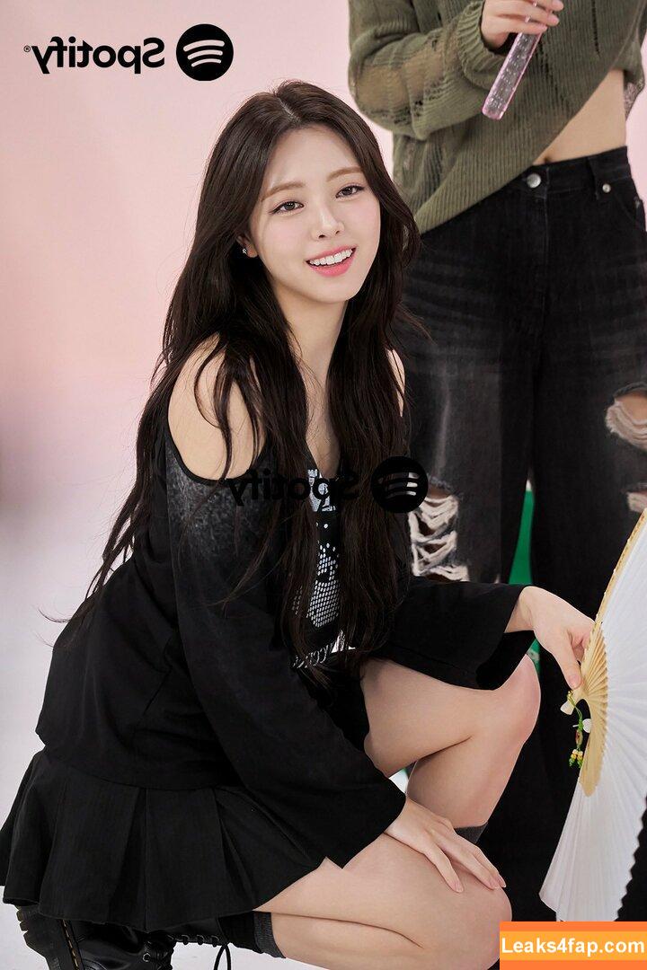 itzy.all.in.us / Shin Yu Na / Yuna ITZY / 유나 leaked photo photo #0218