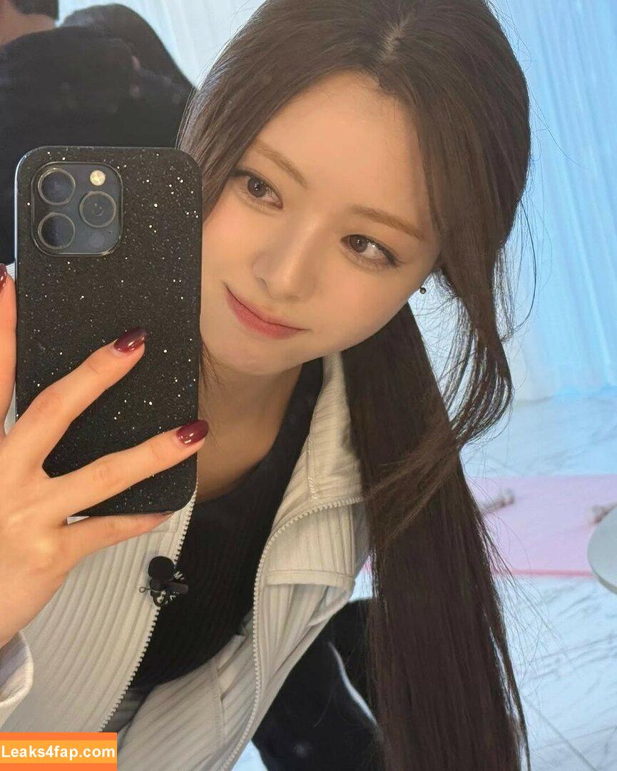 itzy.all.in.us / Shin Yu Na / Yuna ITZY / 유나 leaked photo photo #0385