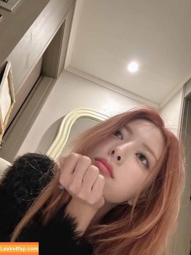 itzy.all.in.us / Shin Yu Na / Yuna ITZY / 유나 leaked photo photo #0411