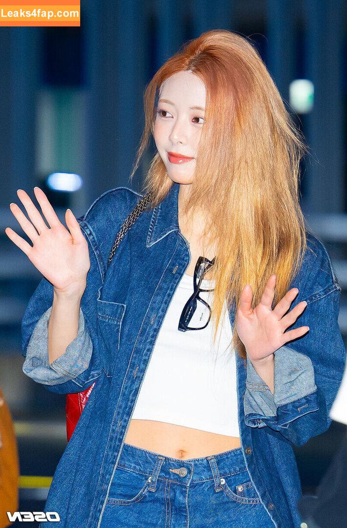 itzy.all.in.us / Shin Yu Na / Yuna ITZY / 유나 leaked photo photo #0449