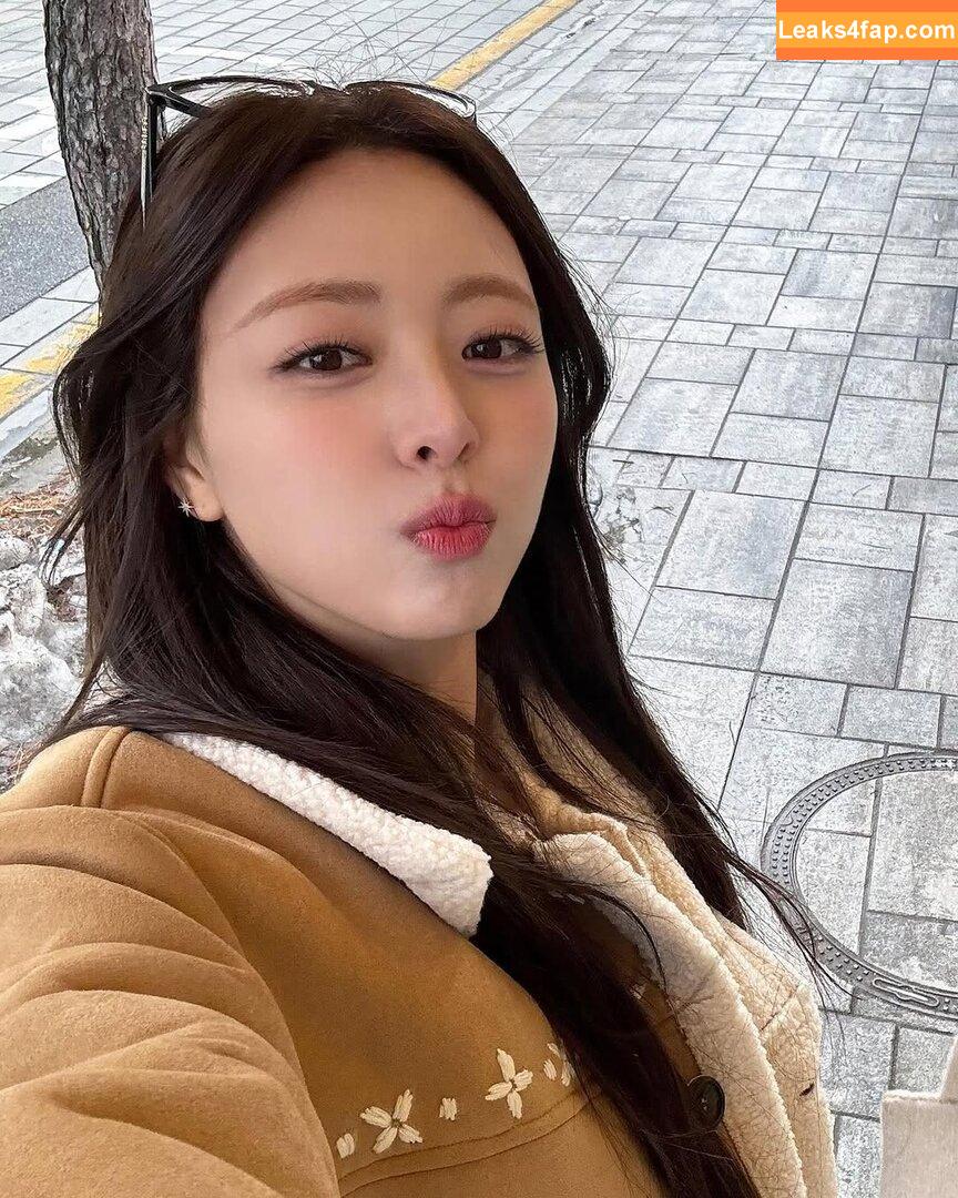 itzy.all.in.us / Shin Yu Na / Yuna ITZY / 유나 leaked photo photo #0462